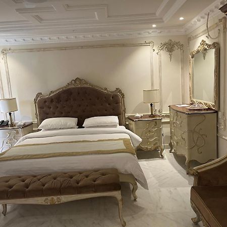 Arish Luxury Suites Скарду Екстериор снимка