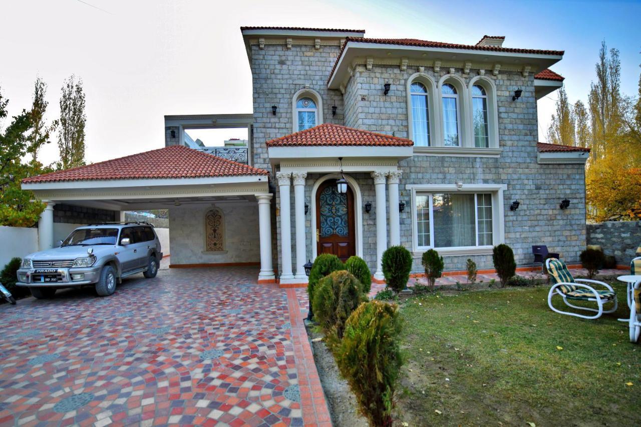 Arish Luxury Suites Скарду Екстериор снимка