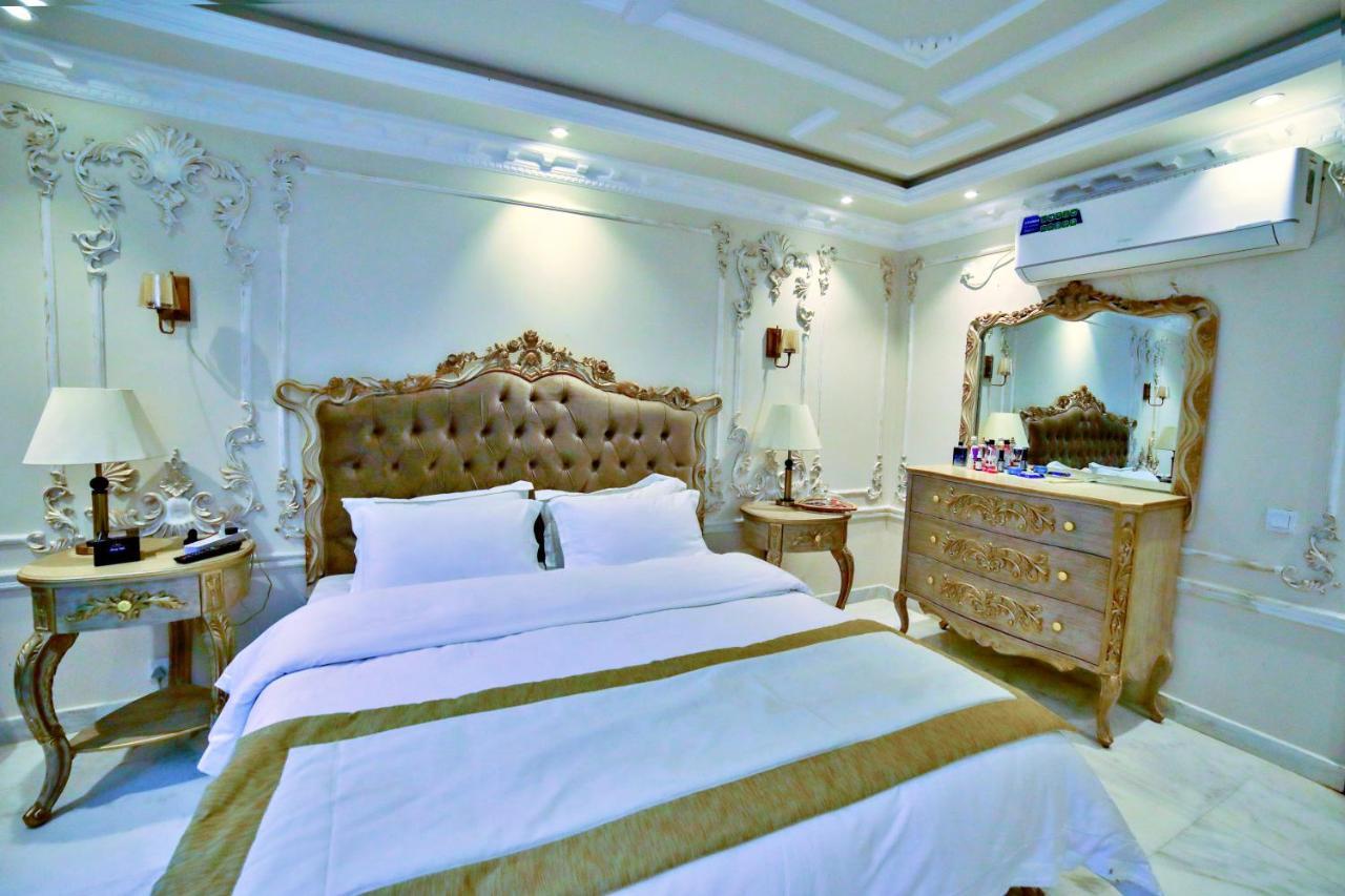 Arish Luxury Suites Скарду Екстериор снимка