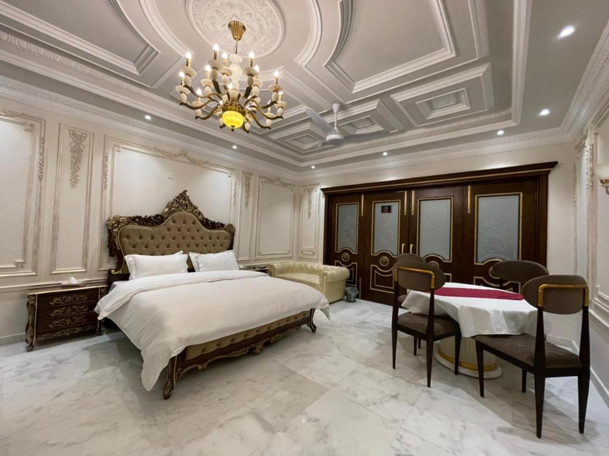 Arish Luxury Suites Скарду Екстериор снимка