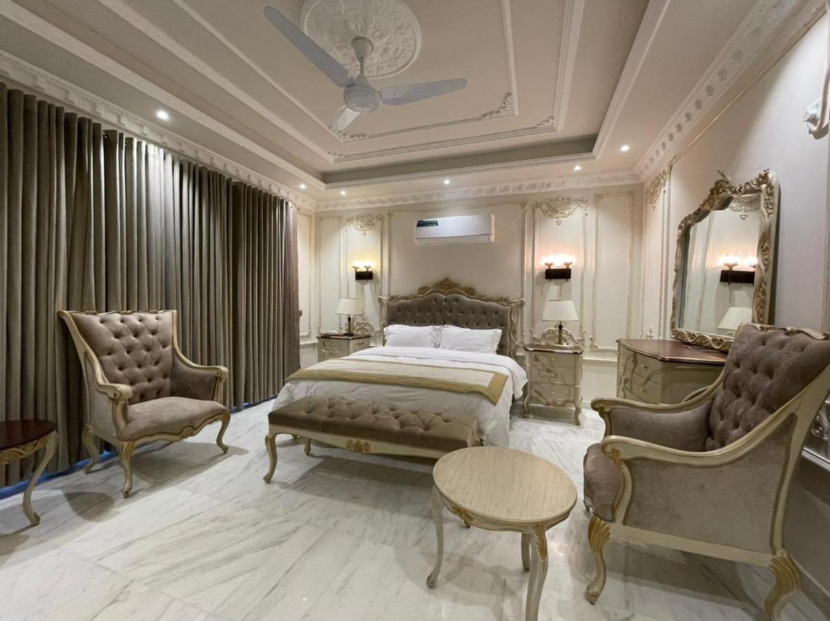 Arish Luxury Suites Скарду Екстериор снимка